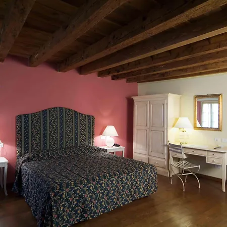 Hotel Piazza Vecchia 4*
