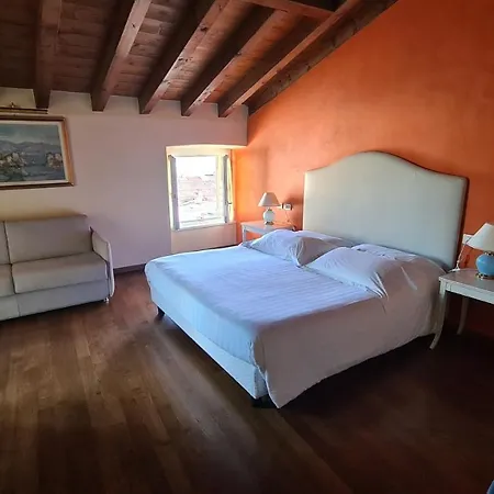 Piazza Vecchia Szálloda 4*