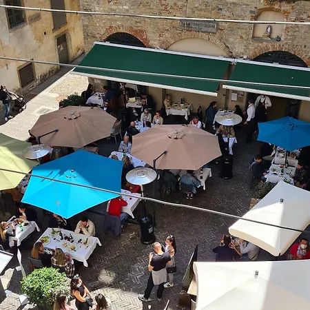 Szálloda Piazza Vecchia 4*