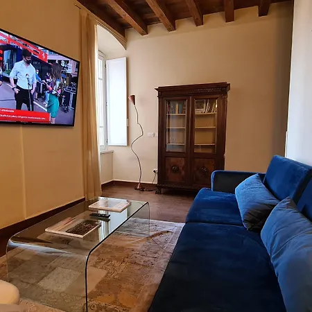 Piazza Vecchia 4*