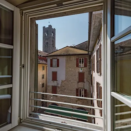 Piazza Vecchia 4* Bergamo