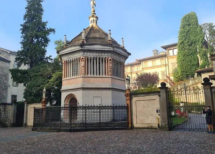 Piazza Vecchia Hotel