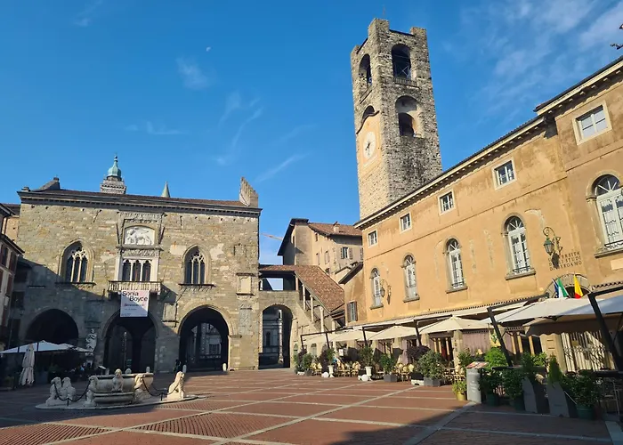 Piazza Vecchia 4* Bergamo