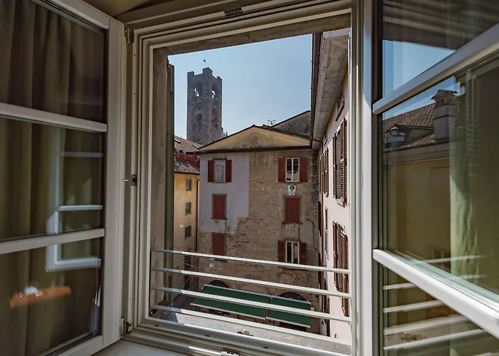 Piazza Vecchia 4* Bergamo