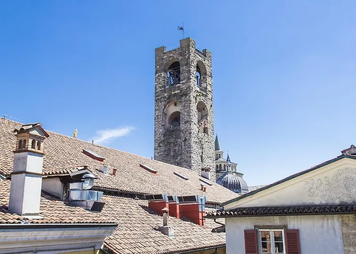 Piazza Vecchia Hotel